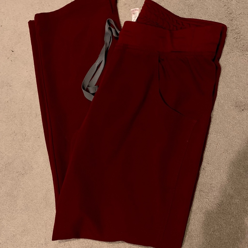 Figs Kade scrub bottoms - color burgundy